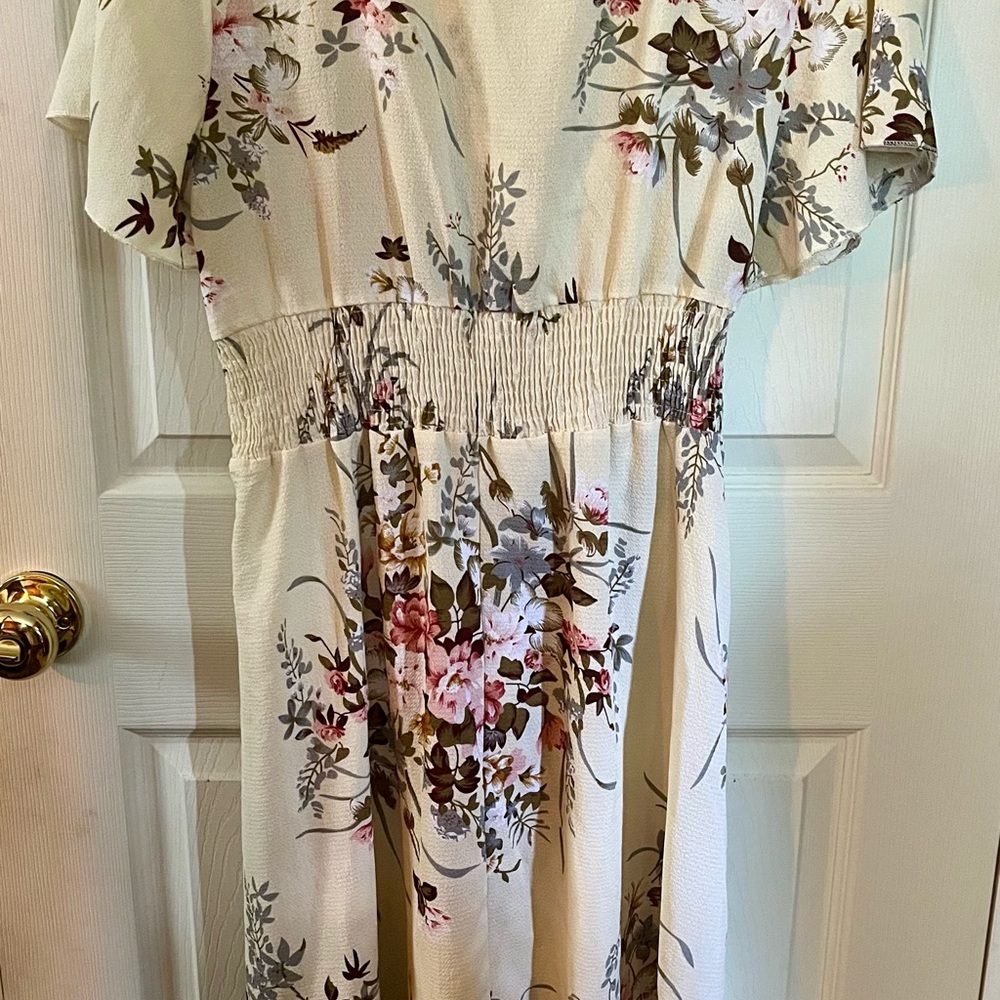 Dress - Picture 2 of 2